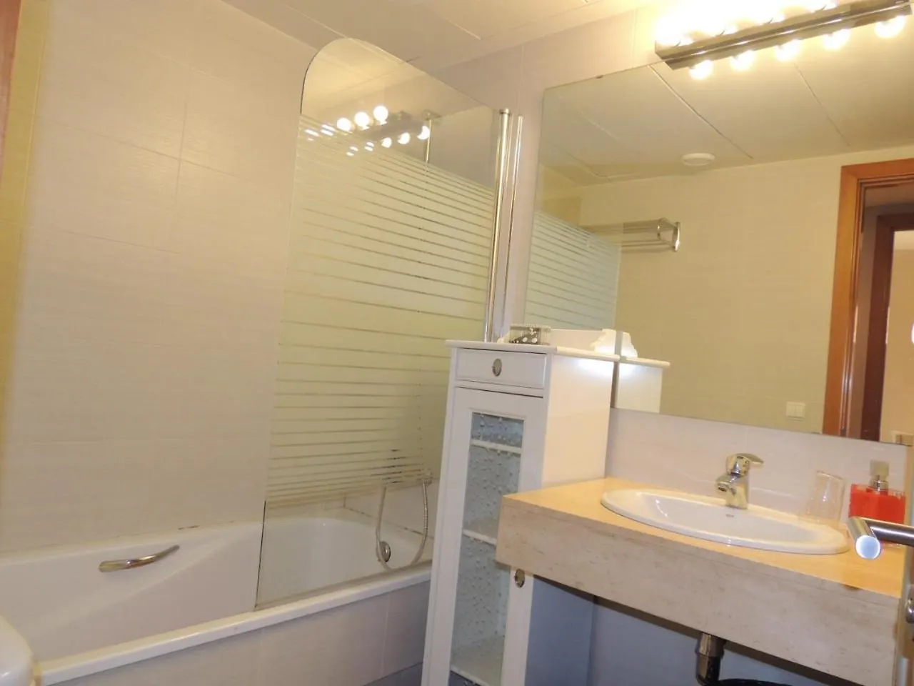 Mileni 2 4 Bj 2 Roses - Barneda Premium Apartment 0*,  Spain